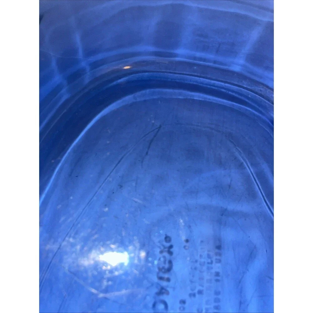 Pyrex Cobalt Blue Oval Shaped 2QT Capacity 1980s Casserole Dish 702 Vintage